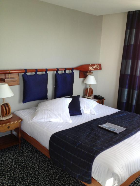 Le Querrien Hotel Cancale Room photo